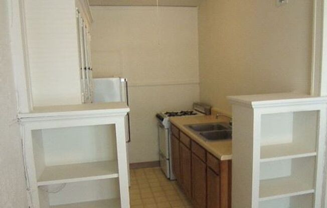 1 bed, 1 bath, 615 sqft, $1,015, Unit 1544-205