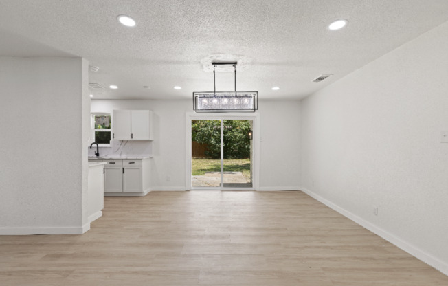 1414 TIMBERLAKE CIR
