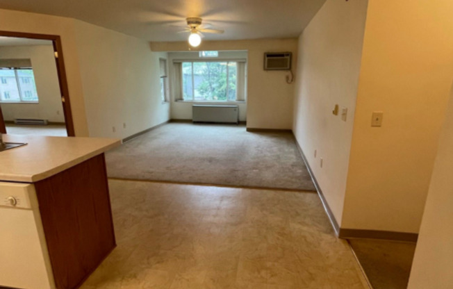 3 beds, 2 baths, 1,200 sqft, $1,400, Unit TE218X-241