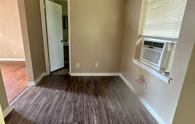 1 bed, 1 bath, 550 sqft, $1,100, Unit 5