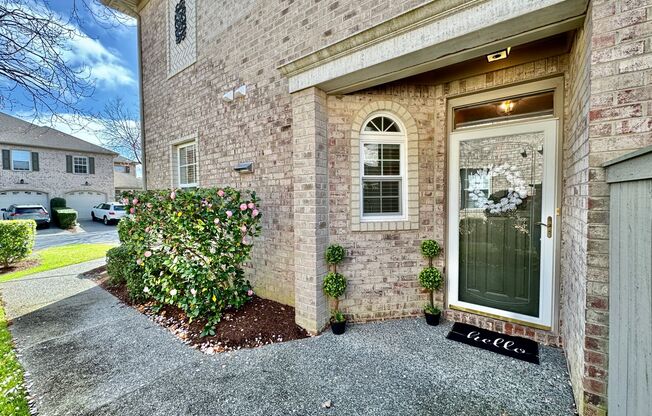 Gorgeous 3-Bedroom Condo In Chancellor Walk! All Appliances Convey - Some Utilities Included - Attached Garage!