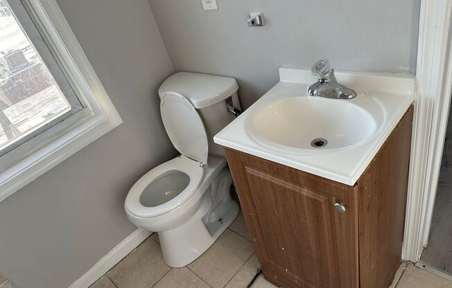 Studio, 1 bath, $850, Unit #5