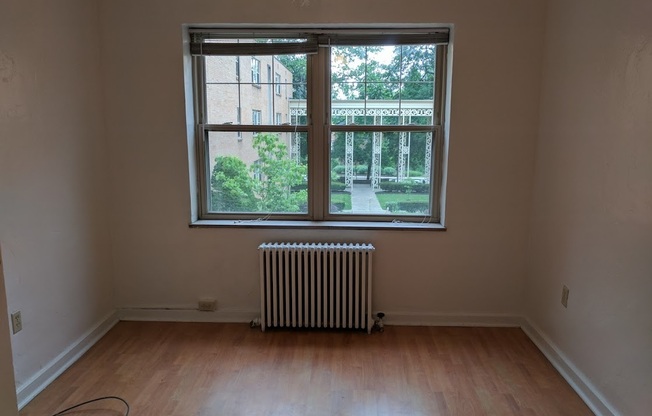 2 beds, 1 bath, $1,775, Unit 209C