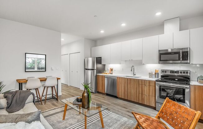 6712 N Montana Avenue