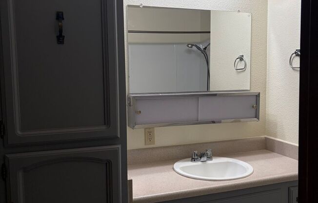 1 bed, 1 bath, 730 sqft, $1,325, Unit 7607-03
