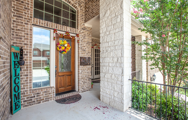 Spacious Stone Oak beauty in Terra Bella