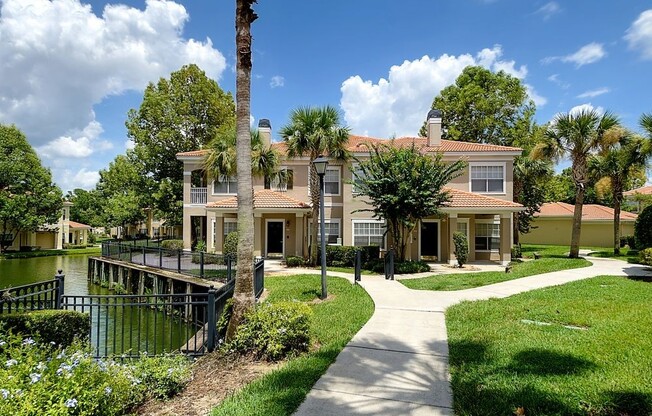 2 Bedroom 2 bathroom in The Abor Lakes Luxury Condominium. Stop, Look and Lease!