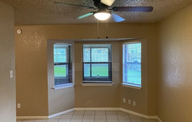 3 beds, 2 baths, $1,295