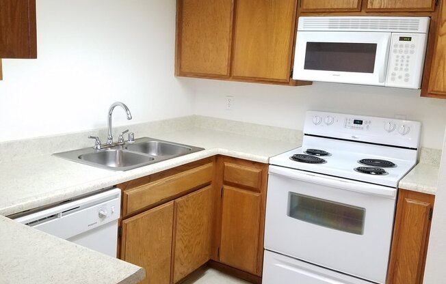 2 beds, 2 baths, 1,040 sqft, $1,610, Unit 214