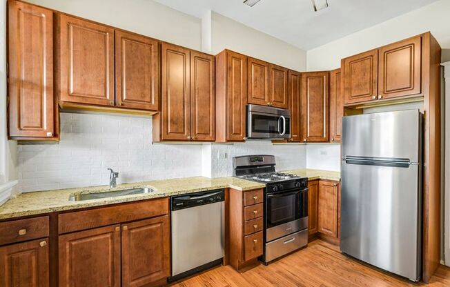 1 bed, 1 bath, 700 sqft, $1,300, Unit 322-2F