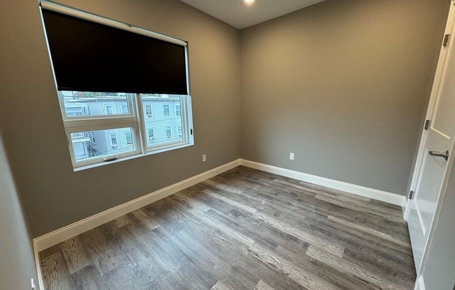 2 beds, 1 bath, $2,800, Unit 301