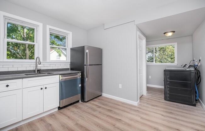 17 19 ALCOTT PARK
