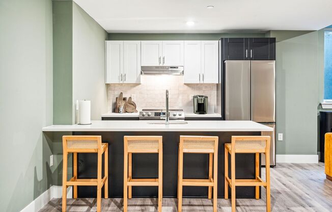 2 beds, 2 baths, 870 sqft, $1,795, Unit D03