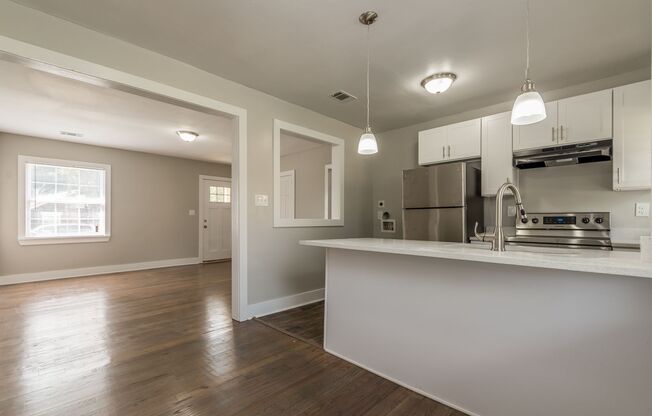 2 beds, 1 bath, 850 sqft, $1,455, Unit 1058B