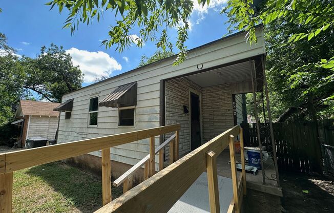 3016 LIVE OAK AVE