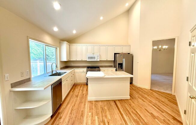 Lovely, Quiet 3 bedroom Single Family