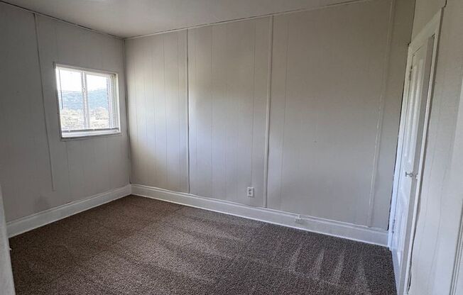 Charming Single-Family Home in Hazelwood – Available July 1st!