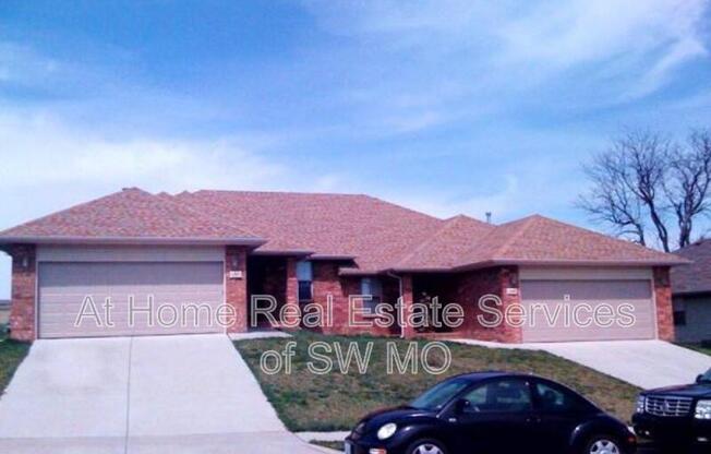 2307 W PARKVIEW