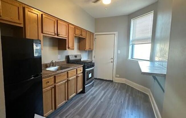 2 beds, 1 bath, 850 sqft, $1,500, Unit 368-3