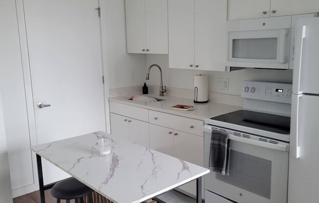 Studio, 1 bath, $2,200, Unit 410
