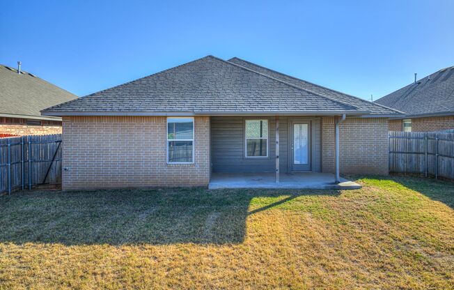 4 beds, 2 baths, $1,695