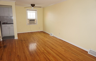 1 bed, 1 bath, $899, Unit 2nd Flr