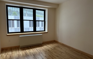 540 W 53 ST