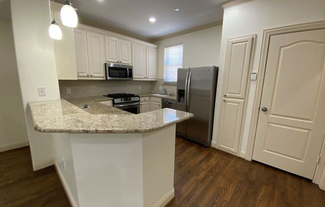 Walk to SMU, Bush Library, & Snyder Plaza!