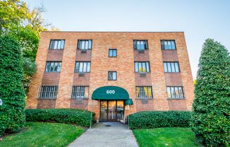 1 bed, 1 bath, 800 sqft, $1,399, Unit 600 South Highland Ave. #203