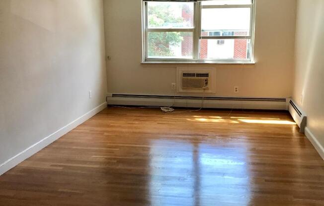 14 Commonwealth Ct Apt 13