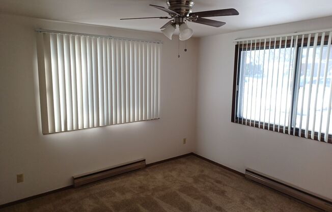 2 beds, 1 bath, $949