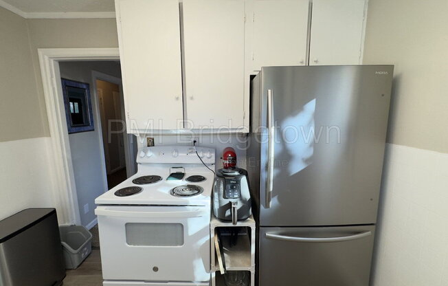 2 beds, 1 bath, 904 sqft, $2,190