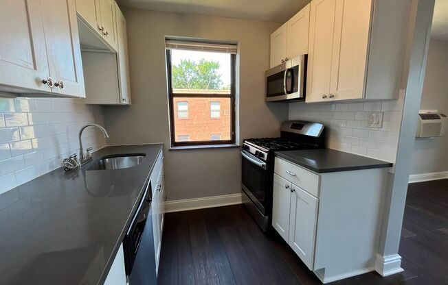 3 beds, 1 bath, 1,000 sqft, $2,190, Unit 6236 Fifth Ave. #306C