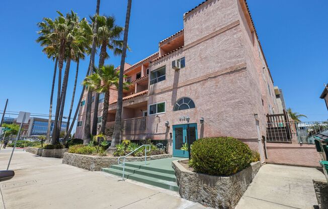 4131 Front St / 121 W Montecito Way