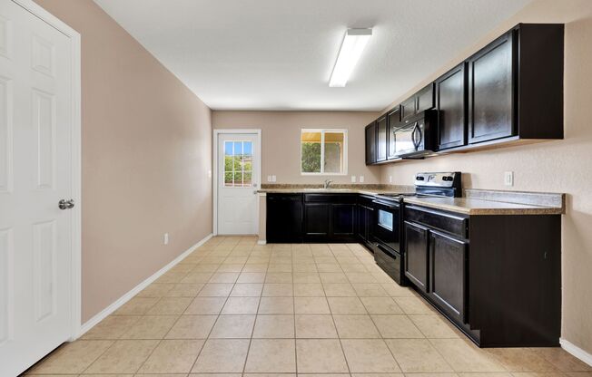 3 beds, 2 baths, $1,575