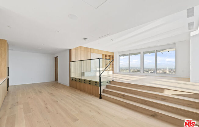 4 beds, 4.5 baths, 3,652 sqft, $25,000, Unit PH 1