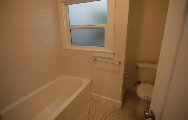 Studio, 1 bath, 470 sqft, $1,495, Unit 208