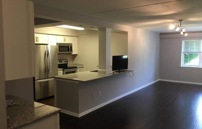 3 beds, 2 baths, 1,100 sqft, $2,850, Unit LL - 116