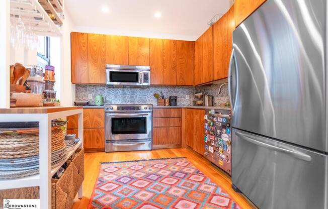 203 LUQUER ST