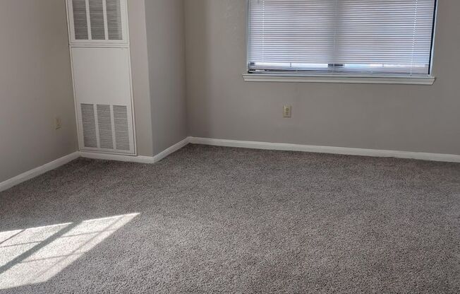 1 bed, 1 bath, 616 sqft, $903