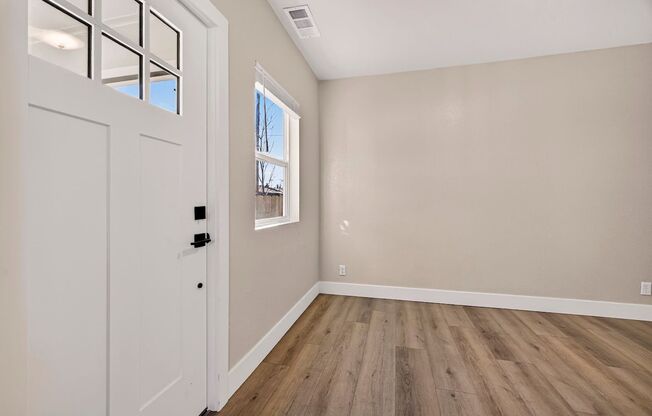 MOVE IN SPECIAL $3000 if lease signed by Sep 11th!! 3 Bedroom Home Close to CSUC!