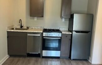 2 beds, 1 bath, 700 sqft, $975, Unit 731-2