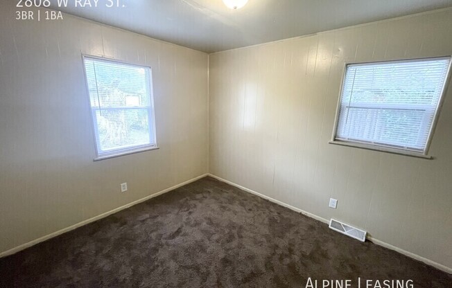 2808 W RAY ST