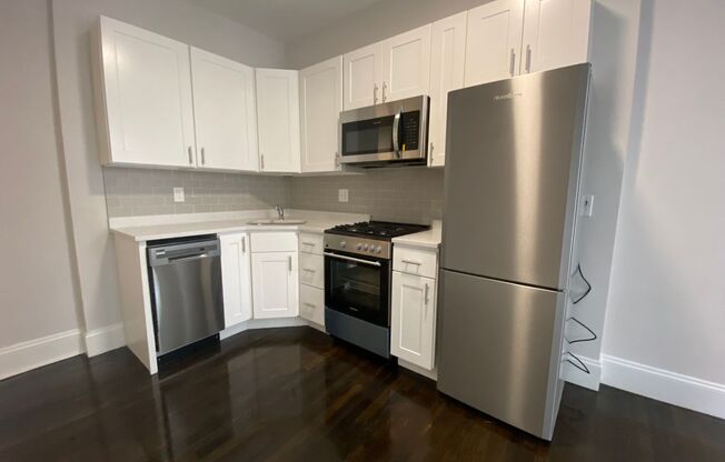 Luxury 2-Bedroom Apartment in Back Bay  – Clearwater St $4,150/month | 2 Bed • 1 Bath