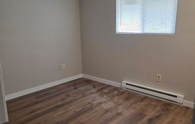 2 beds, 1 bath, 750 sqft, $1,200, Unit 18