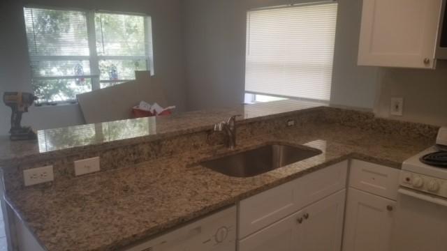 1 bed, 1 bath, 600 sqft, $1,300