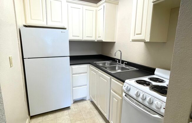 Carrollton Apartments - Great Location - 2bedrooms & 1 Bedrooms Available.