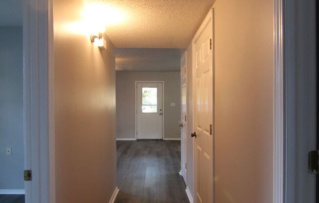 3 beds, 2 baths, $875, Unit H