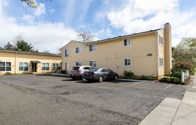 West Tabor Apartments