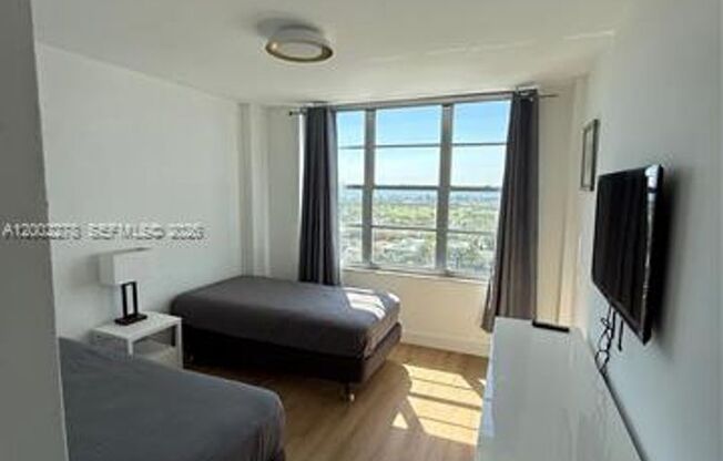 2 beds, 2 baths, 1,040 sqft, $3,600, Unit 5700 Collins Ave # 15H